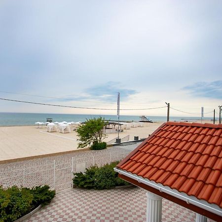 Olimp Hotel Zaliznyy Port Ngoại thất bức ảnh