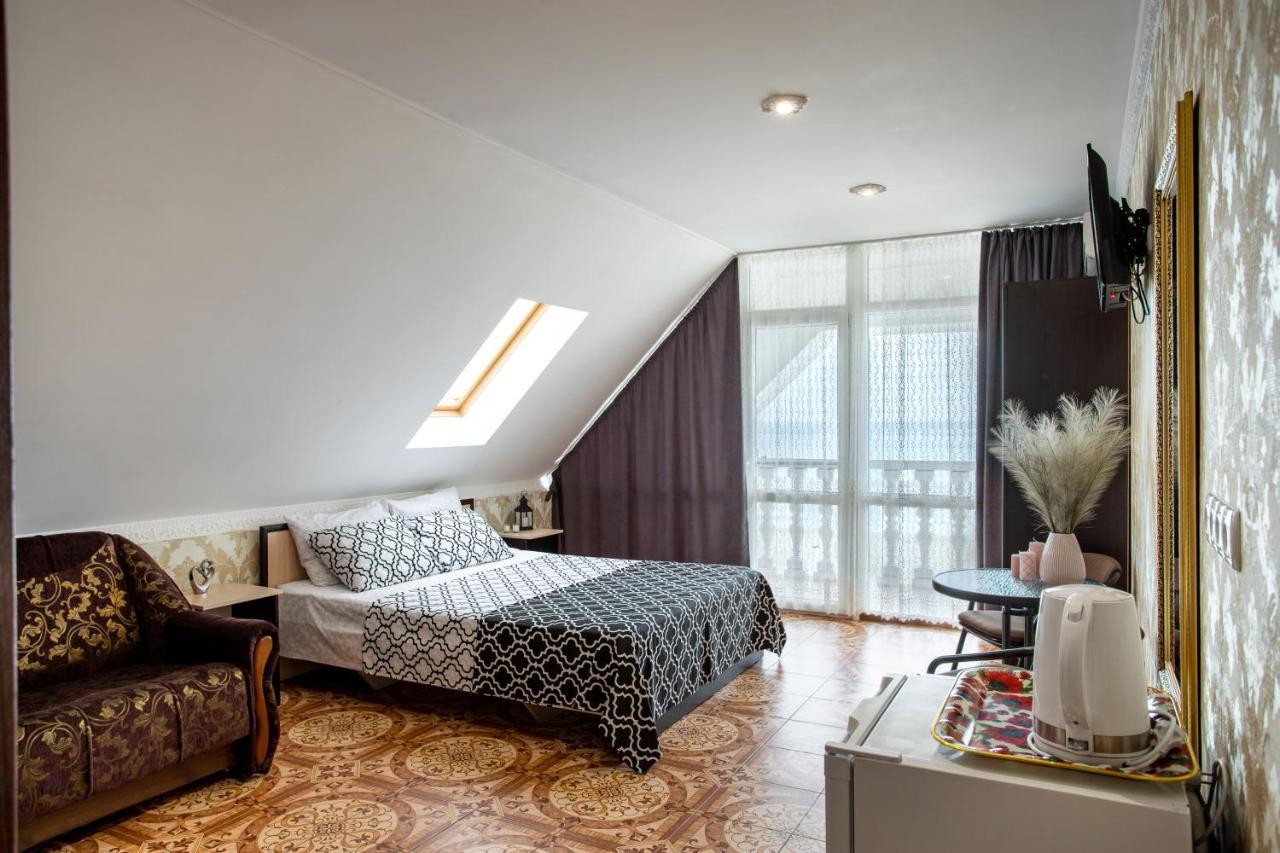 Olimp Hotel Zaliznyy Port Ngoại thất bức ảnh