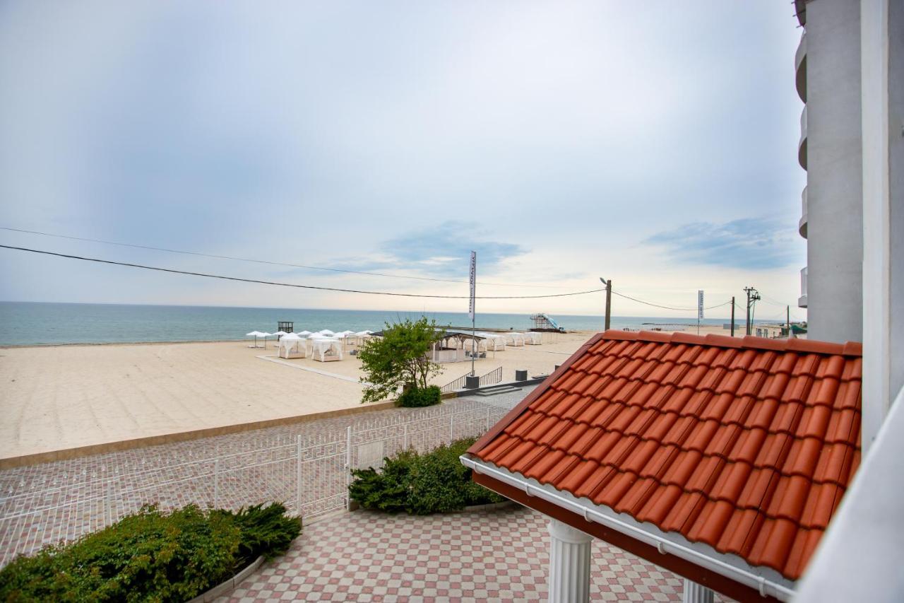 Olimp Hotel Zaliznyy Port Ngoại thất bức ảnh