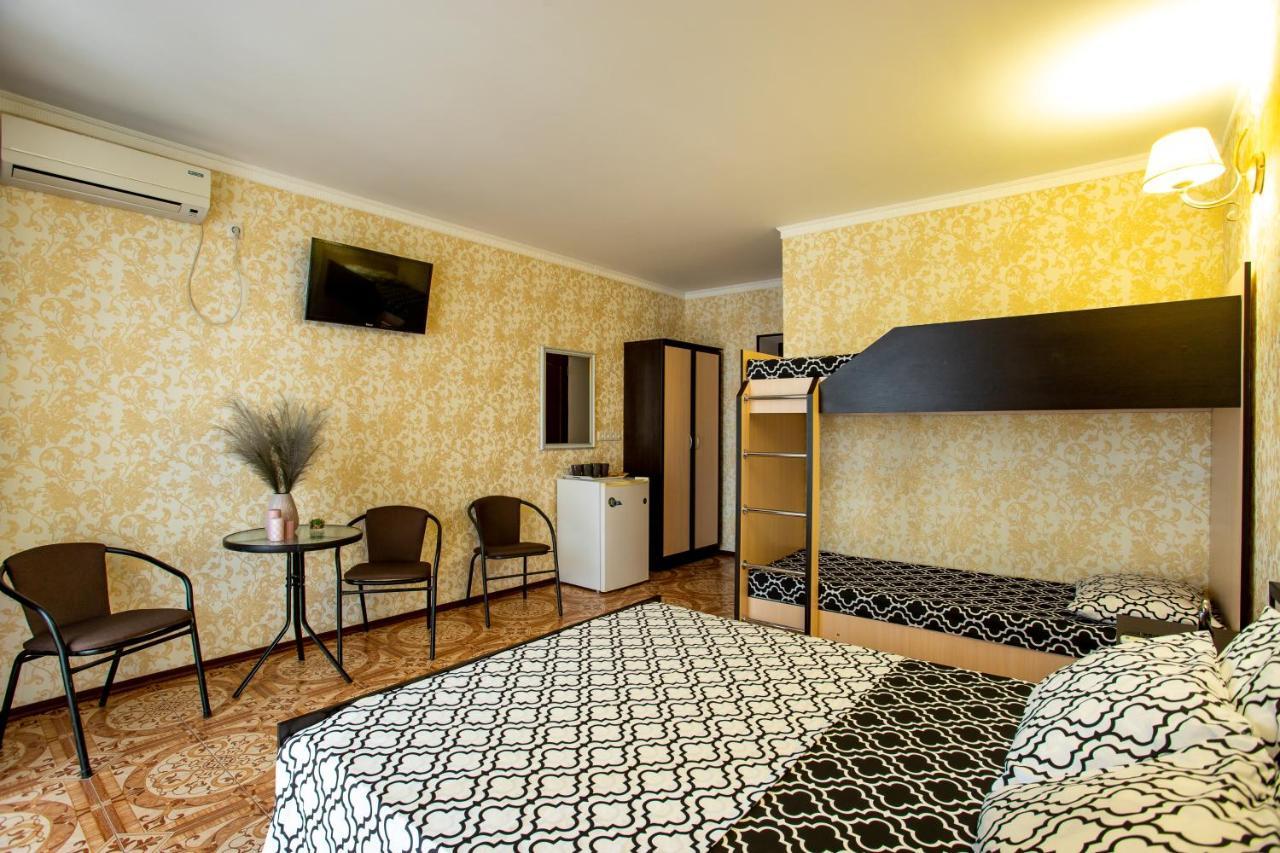 Olimp Hotel Zaliznyy Port Ngoại thất bức ảnh