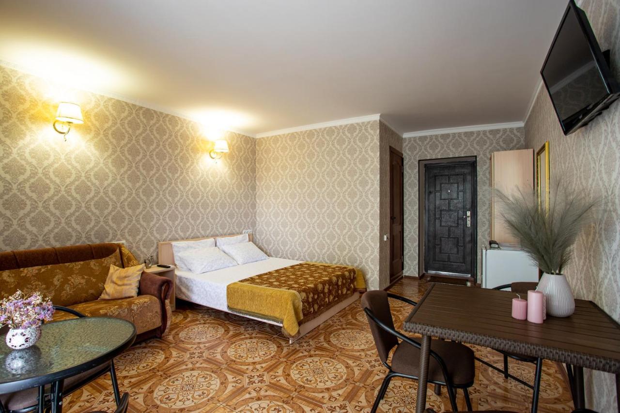 Olimp Hotel Zaliznyy Port Ngoại thất bức ảnh