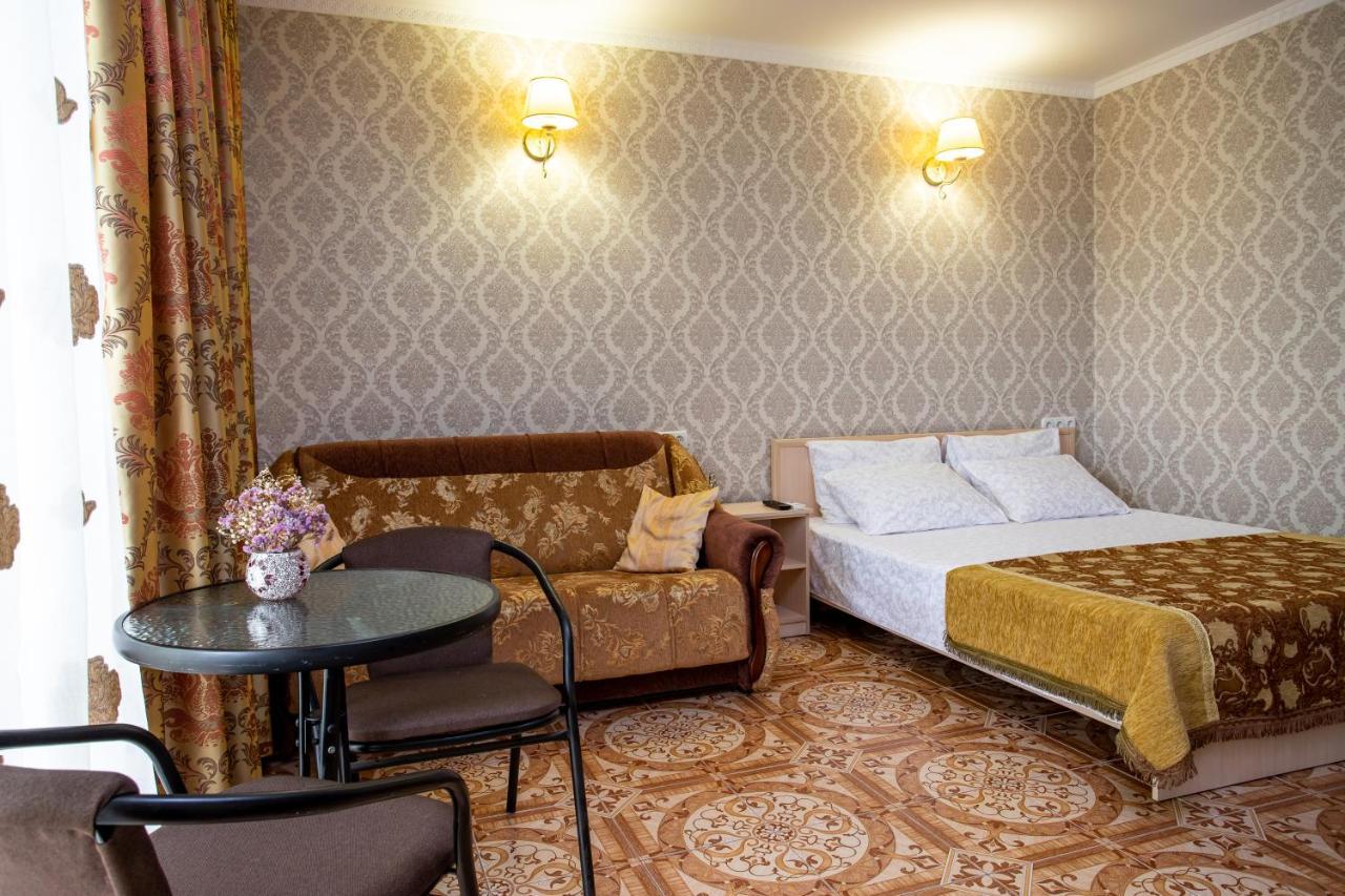Olimp Hotel Zaliznyy Port Ngoại thất bức ảnh