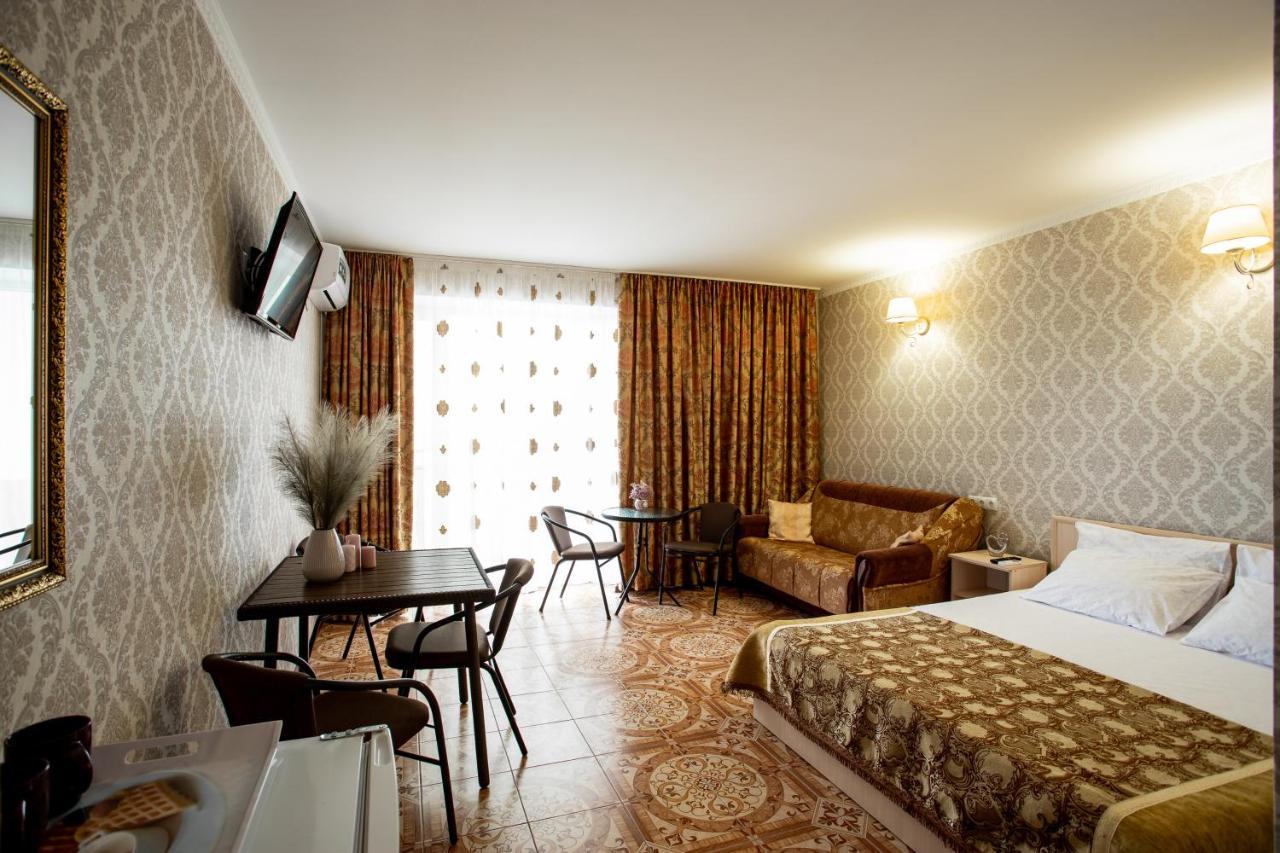 Olimp Hotel Zaliznyy Port Ngoại thất bức ảnh