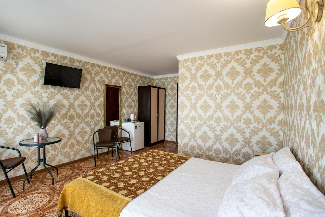 Olimp Hotel Zaliznyy Port Ngoại thất bức ảnh