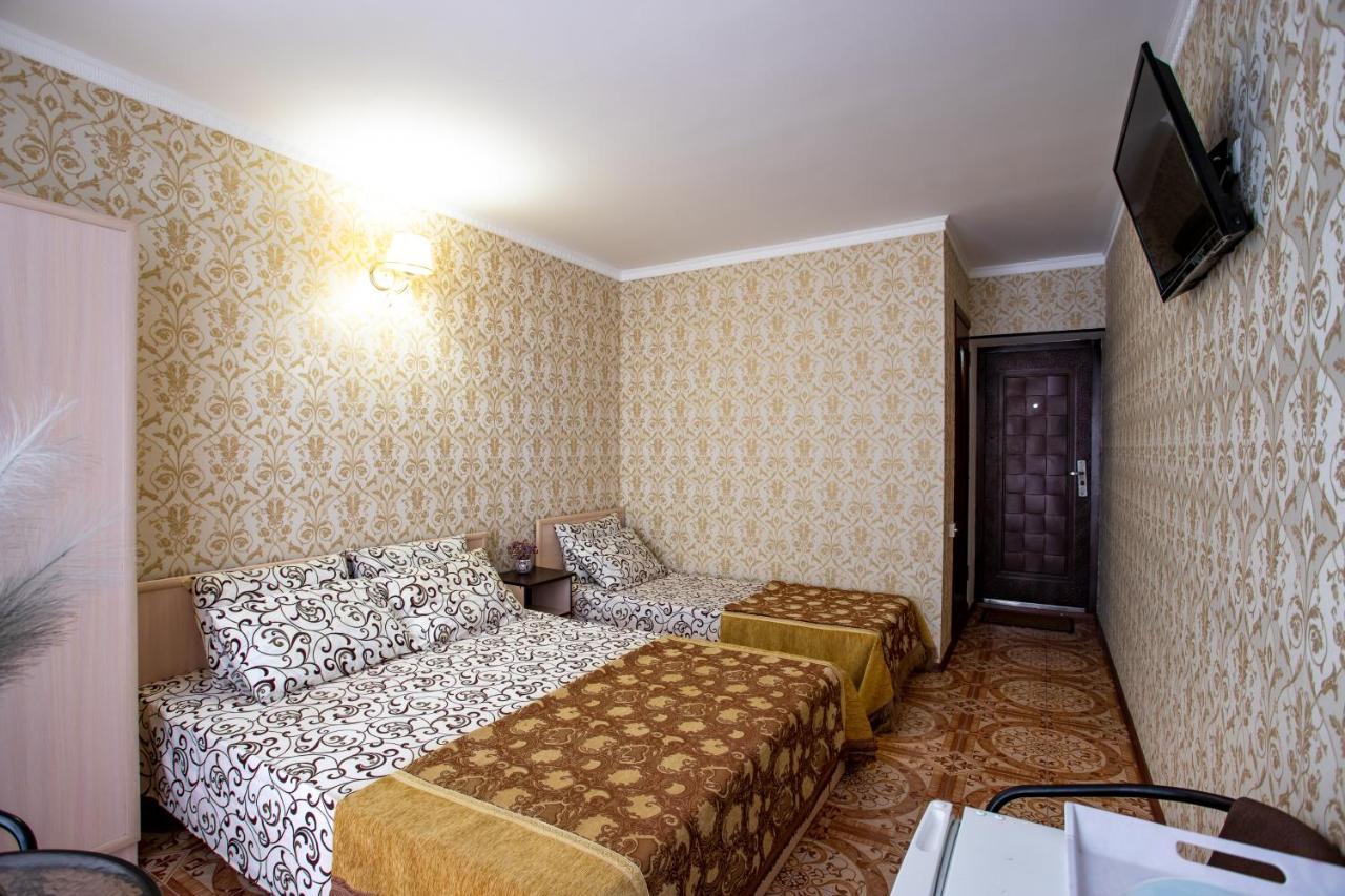 Olimp Hotel Zaliznyy Port Ngoại thất bức ảnh