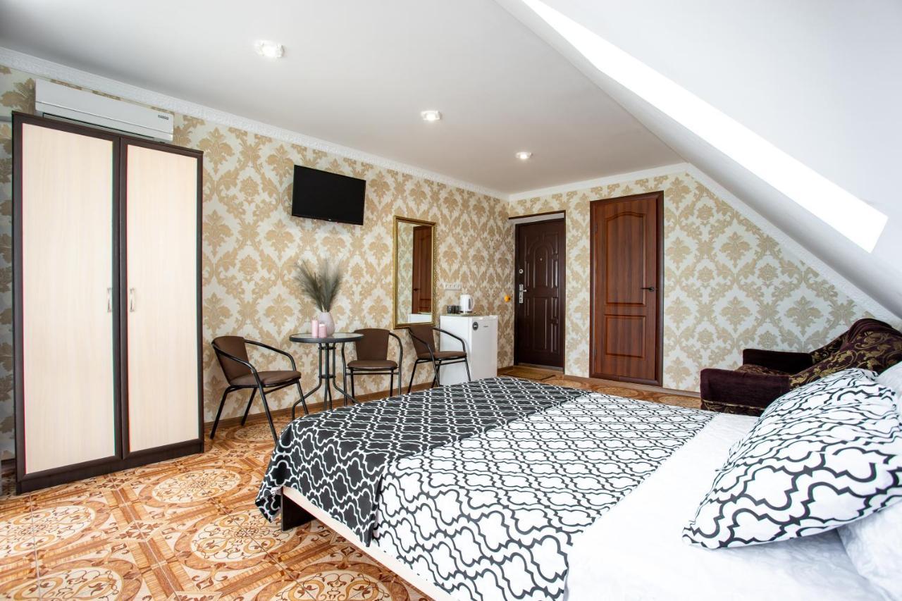 Olimp Hotel Zaliznyy Port Ngoại thất bức ảnh