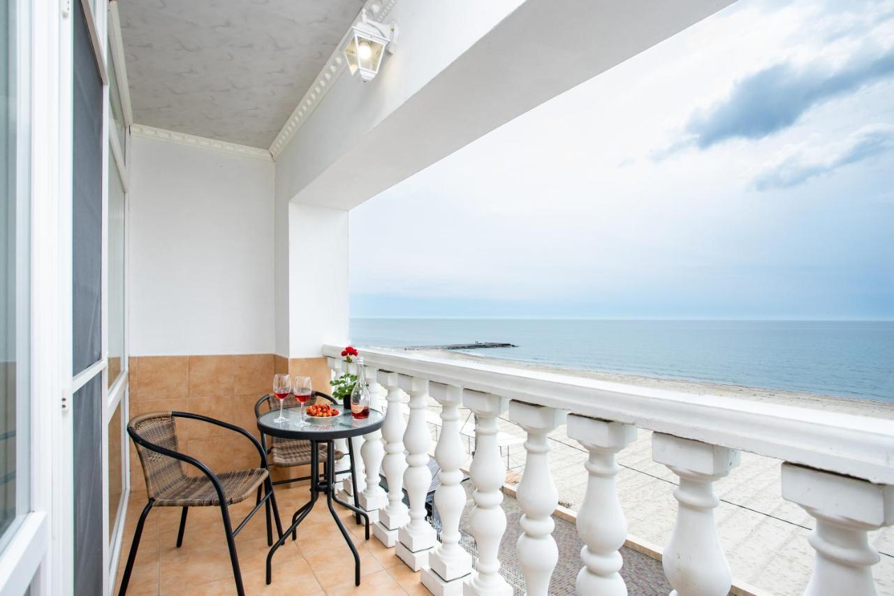 Olimp Hotel Zaliznyy Port Ngoại thất bức ảnh