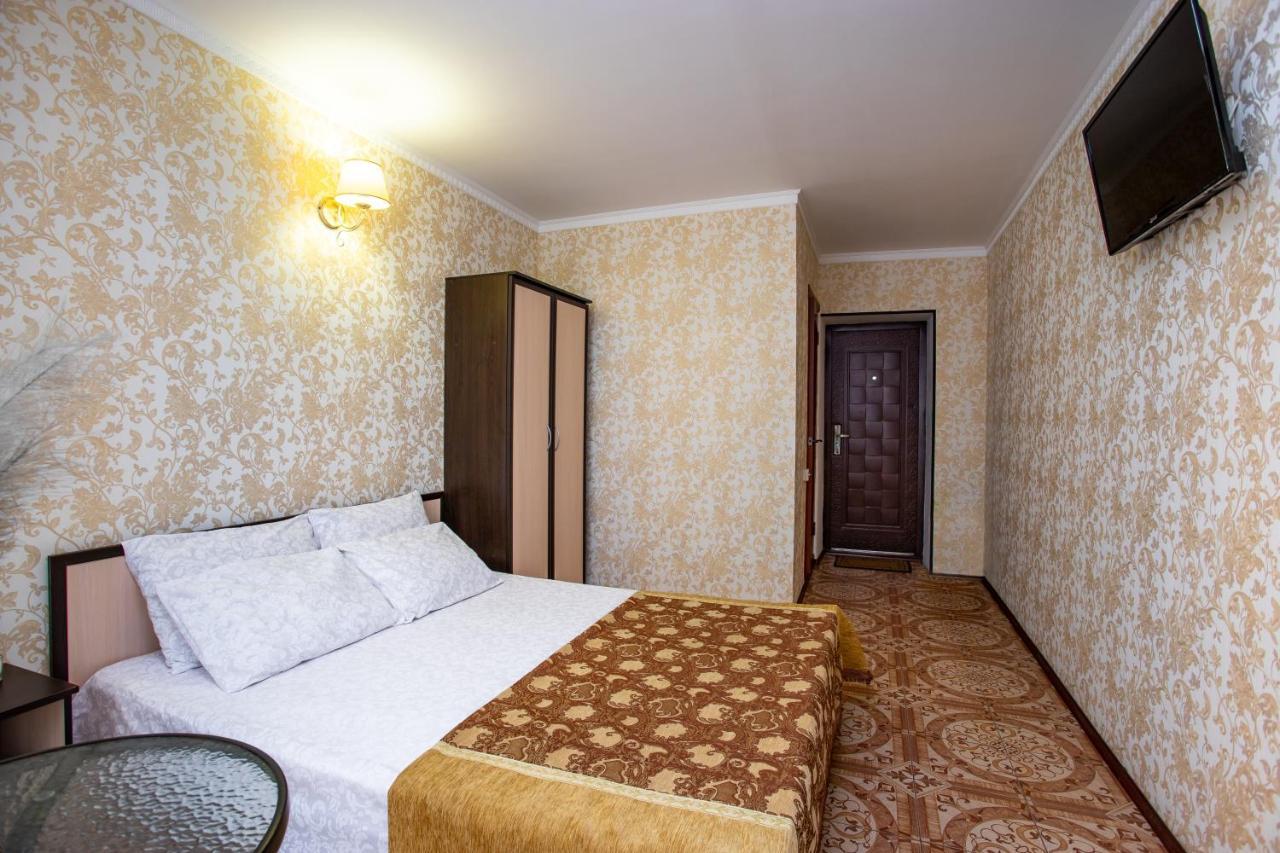 Olimp Hotel Zaliznyy Port Ngoại thất bức ảnh