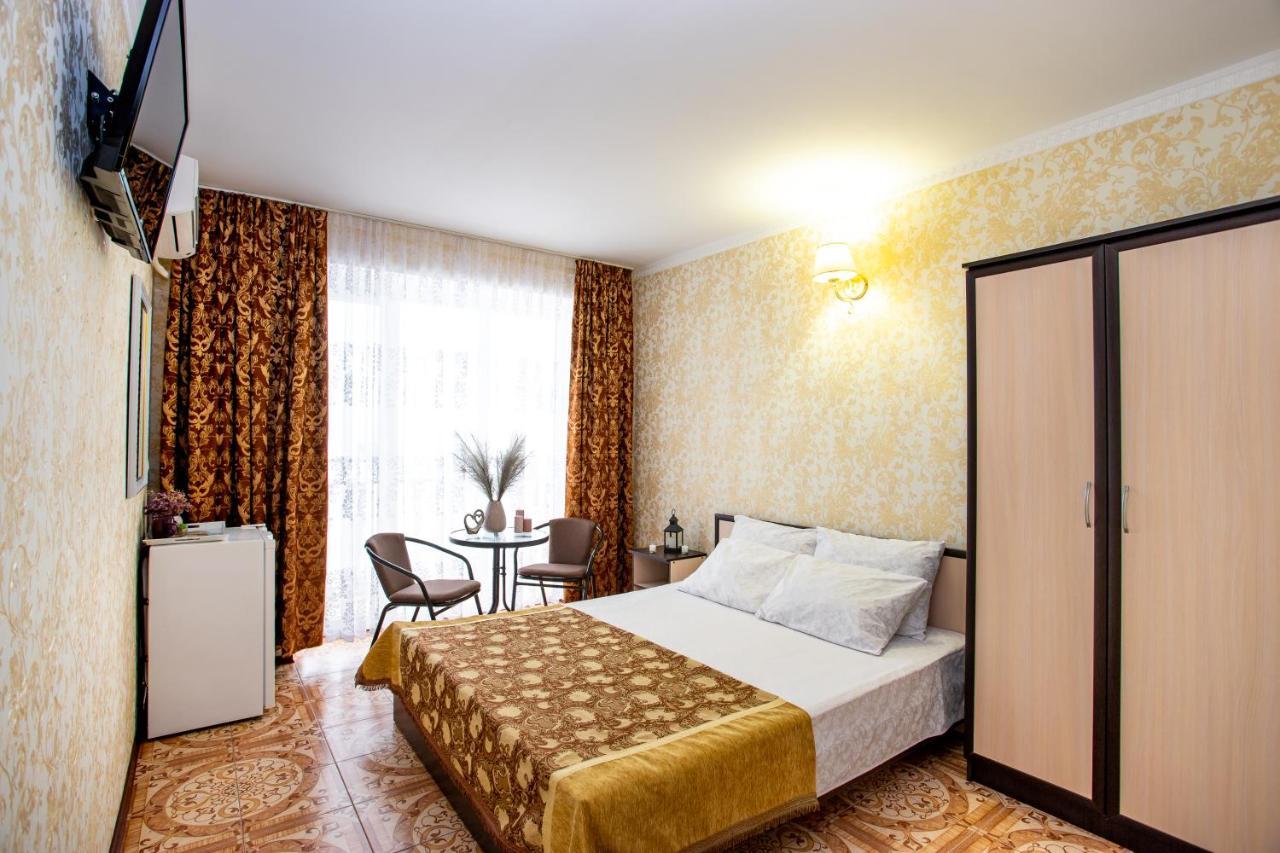 Olimp Hotel Zaliznyy Port Ngoại thất bức ảnh