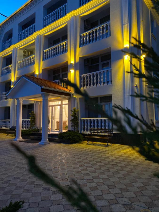 Olimp Hotel Zaliznyy Port Ngoại thất bức ảnh
